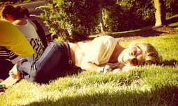 hilary-v