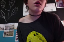 holly-jones
