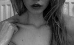 dainty-wrists