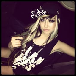 vanessa-in-darkness
