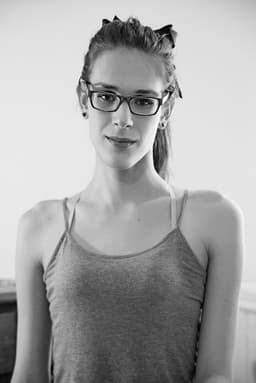 LaraLewis