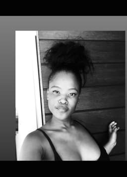 Poetess_her