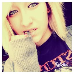 dakota-marie-motionless