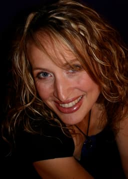 angela-turner